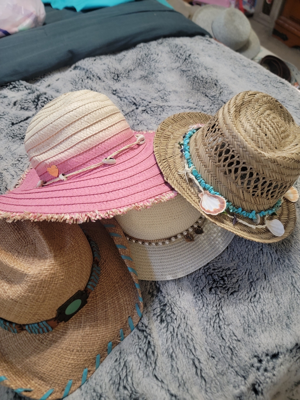 FOUR Fun Summer Hats. Bullhide.Juicy Couture. Jessica Simpson.Betsy Johnson.